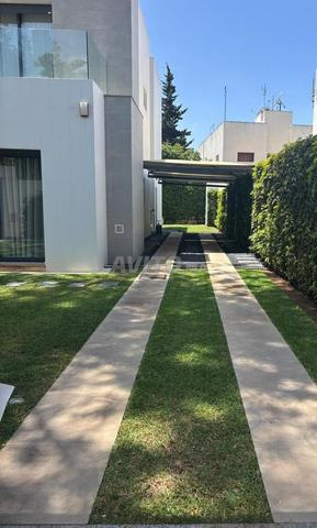 Villa luxueuse meublée à louer à oasis 