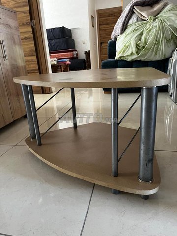 une table de television