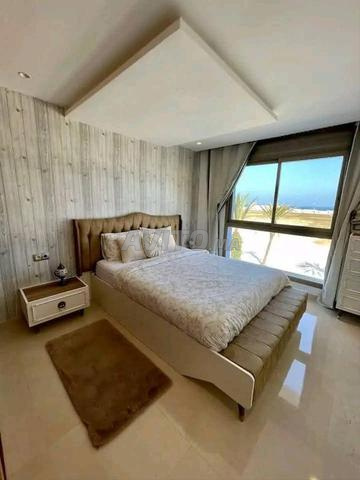 شقة على البحر مع مسبح وموقف سيارات خاص - 2