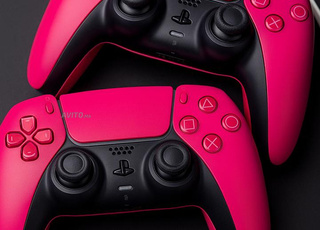 2 manettes ps5 original ( prix fix )