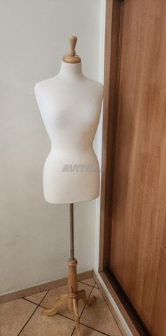 mannequin parfait état comme neuf