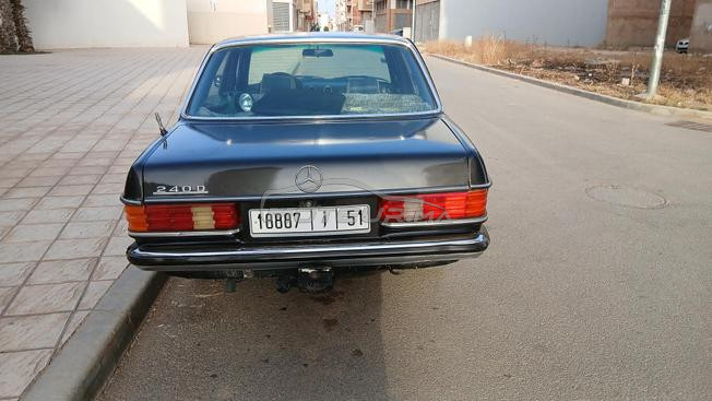 MERCEDES 240D