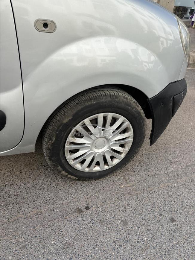 kangoo a vendre très bon état