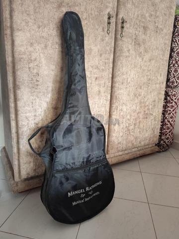 Guitare classique Manuel Raymond – Rouge Sunburst