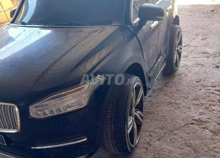 Voiture avec batterie rechargeable à vendre