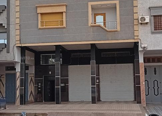 منزل بتلات شقق و محليين تجاريين بحي الفتح