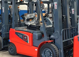 Chariot Élévateur Électrique TYMBIA-HELI H4 (2025)