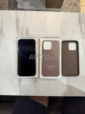 Iphone 15 pro max de belgique État PARFAIT 