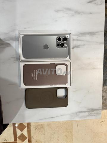 Iphone 15 pro max de belgique État PARFAIT  - 2