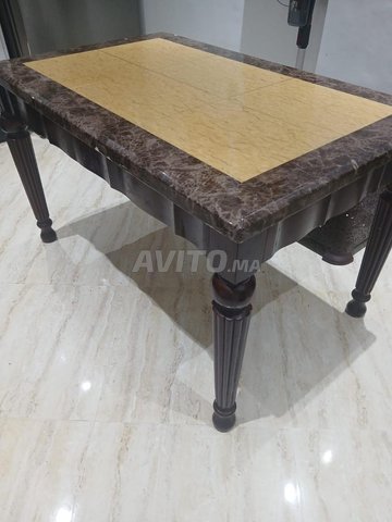 Table à manger élégante et conviviale