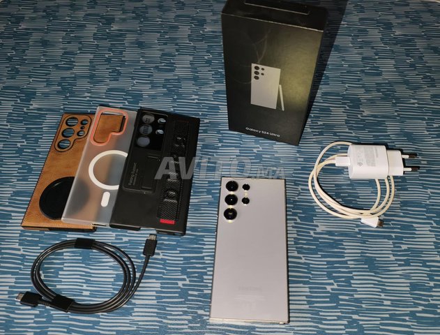 Samsung S24 Ultra 12/256 Double sim (comme neuf)