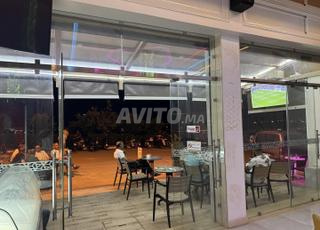 مقهى للبيع بالإضافة إلى شقتين مساحة 135
