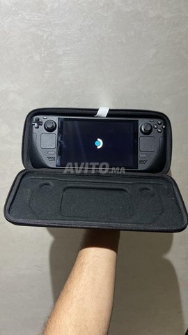 STEAM DECK NEUF AVEC LA POCHETTE ORIGINALE