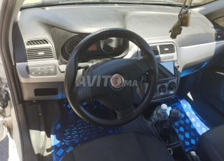 Fiat Punto Essence Manuelle 2015 à Tanger