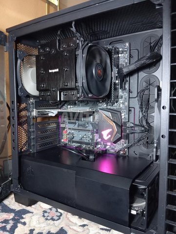 X470 Ultra gaming, Ryzen 7, 32gb ram