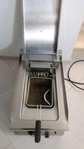 Friteuse électrique Pro, presque neuf 