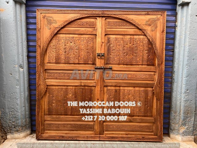 📌 Porte Bois منقوشة يدوياً - Tête de Lit Royal