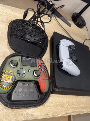 Ps4 slim 11.5 avec CDs (sans manette nacon ni ps5)