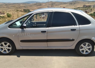 Citroene Picasso modèle 2002 en  bon état