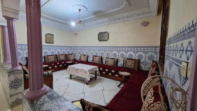 دار سفلية للإيجار في حي راقٍ مع خدمة الواي فاي