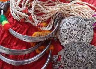 جوهر وفضة جيدين جدا