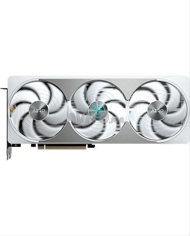  GIGABYTE GeForce RTX 5080 AERO OC SFF 16G  - 2