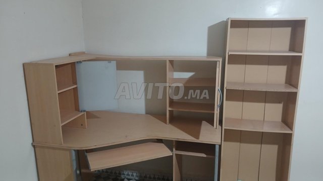 Bureau bois avec étagères  