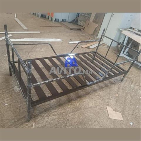 Lit métallique avec barres de sécurité - 2