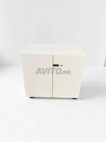 Armoire basse Vitra porte battantes en bois