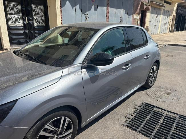 Peugeot 208 Diesel Manuelle 2023 à Rabat