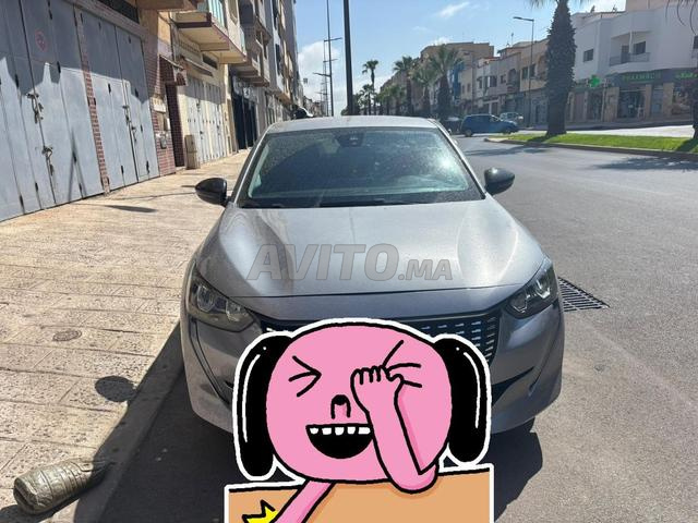 Peugeot 208 Diesel Manuelle 2023 à Rabat - 2