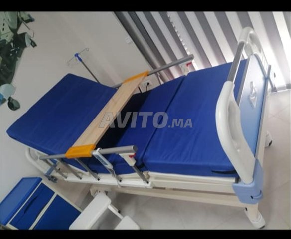Lit médical avec matelas
