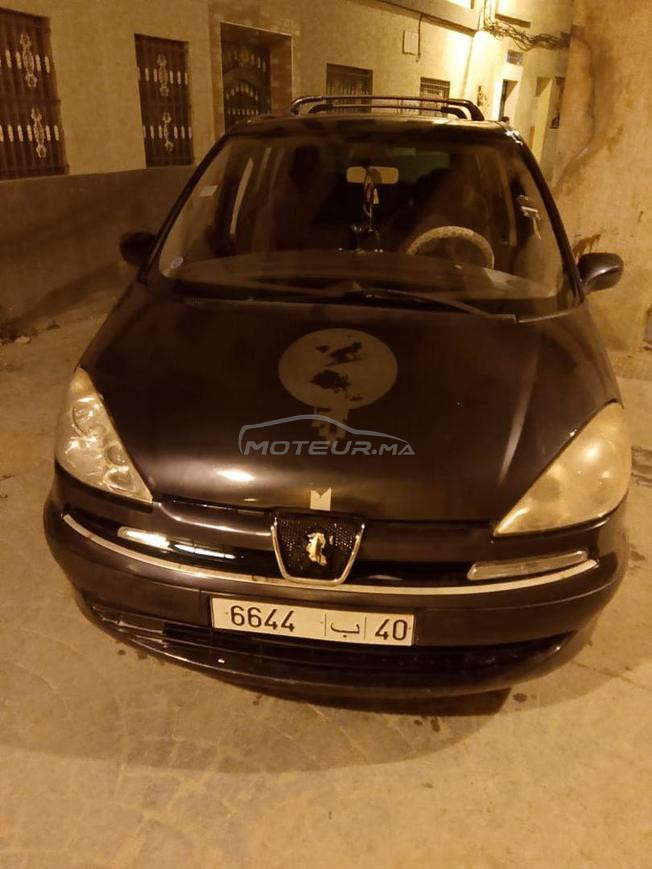سيارة عائلية في حالة جيدة
