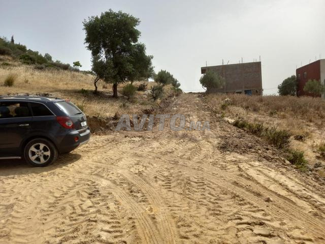 قطعة أرضية 140 متر فيها 2 فرشادات محفظة  