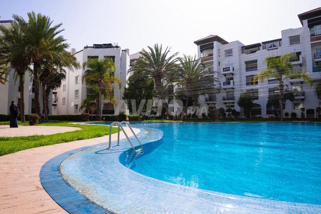 Appartement meublé dans un quartier chic et neuf avec piscine