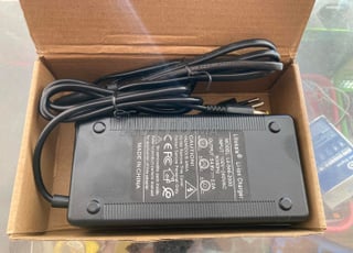 chargeur trotinette velo electrique v8