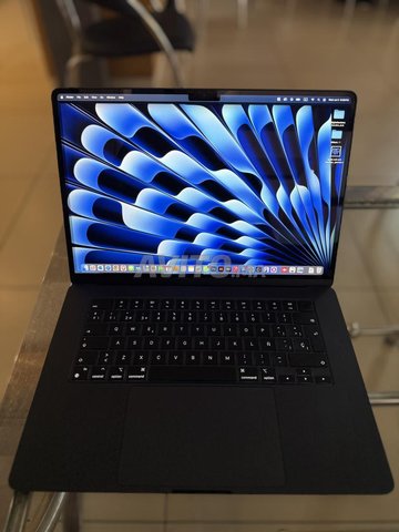 MacBook Air M3 8 RAM 256GB Cycle 19 Etat Neuf