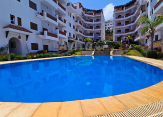 Grand appartement avec piscine en bord de mer