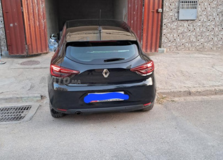 Renault Clio Essence Manuelle 2021 à Khouribga