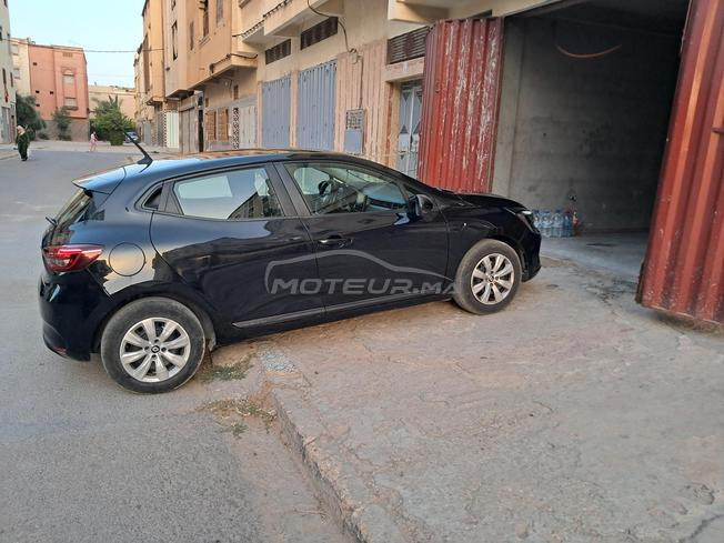 Renault Clio Essence Manuelle 2021 à Khouribga