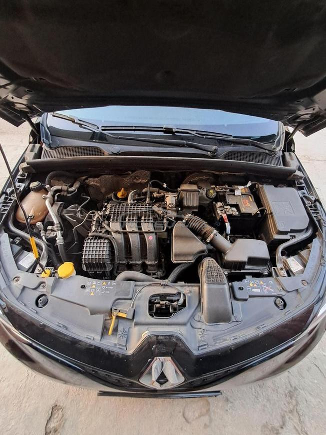 Renault Clio Essence Manuelle 2021 à Khouribga