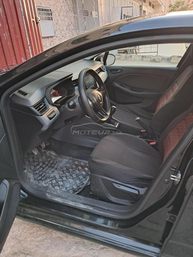 Renault Clio Essence Manuelle 2021 à Khouribga
