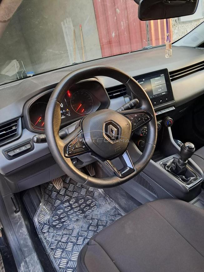 Renault Clio Essence Manuelle 2021 à Khouribga
