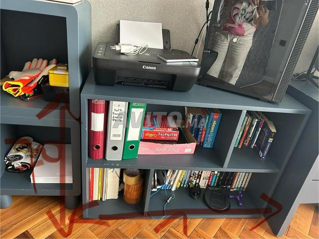 Bibliothèque couleur bleu marine 