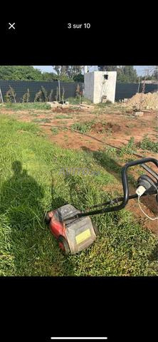 بقعة أرضية مجهزة بالماء والكهرباء ومحاطة بالاشجار - 2
