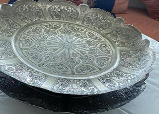 Plateau ancien gravé à la main pièce marocaine ✨