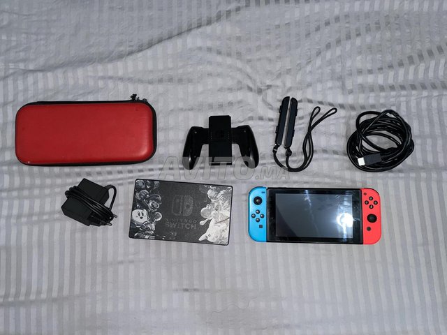 switch, très bon état avec tous ces accessoires