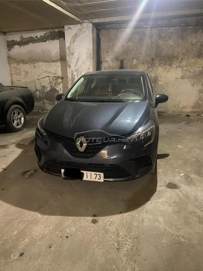 Renault Clio Essence Automatique 2023 à Tanger