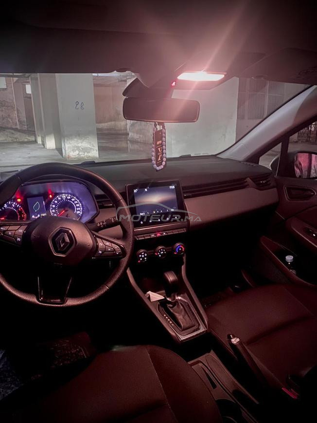Renault Clio Essence Automatique 2023 à Tanger