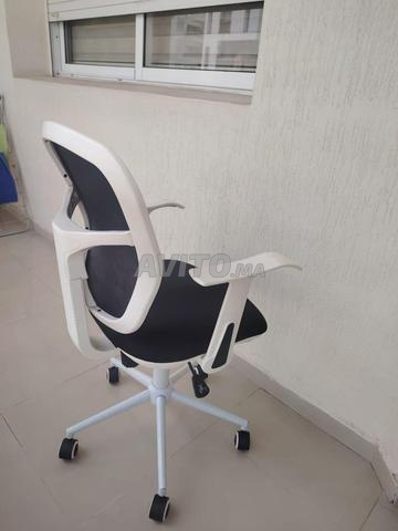 Chaises de bureau dossier résille avec accoudoirs - 2